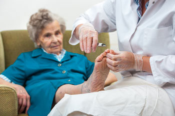 Geriatric foot care treatment in the New York County: Midtown Manhattan NY (Murray Hill, Rose Hill, Kips Bay, Nomad, Gramercy Park, Peter Cooper Village, Midtown East, West Village, Chelsea, Garment District) and Kings County: Brooklyn, NY (Dumbo, Сobble Hill, Boerum Hill, Carroll Gardens, Brooklyn Heights, Clinton Hill, Columbia Street Waterfront District, Gowanus, Vinegar Hill, Park Slope) area